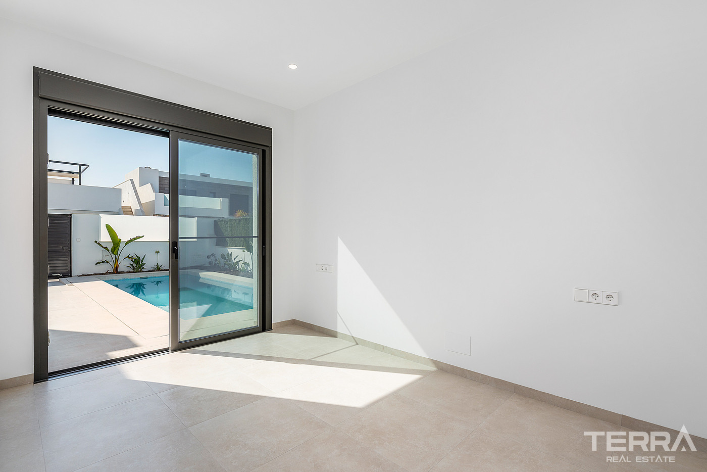 Villas with Private Pools for Sale in Los Alcázares, Murcia, Spain - 106703