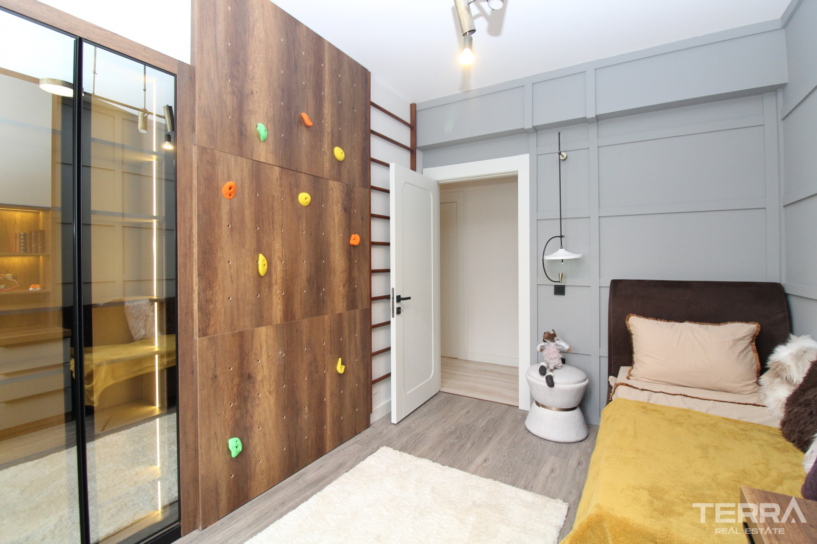 New Apartments for Sale in Ankara, Çankaya, Yaşamkent, Turkey - 106872