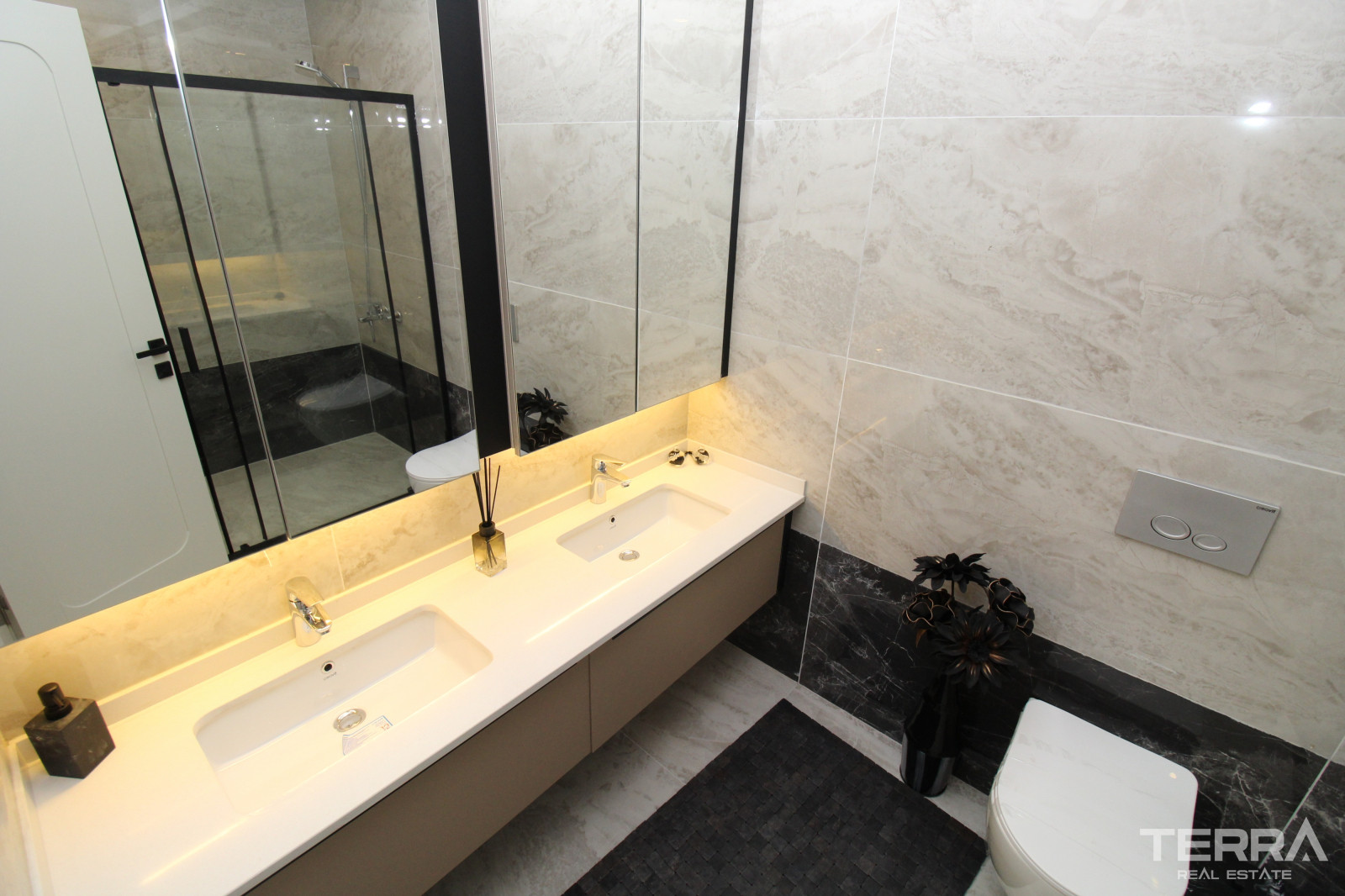 New Apartments for Sale in Ankara, Çankaya, Yaşamkent, Turkey - 106884