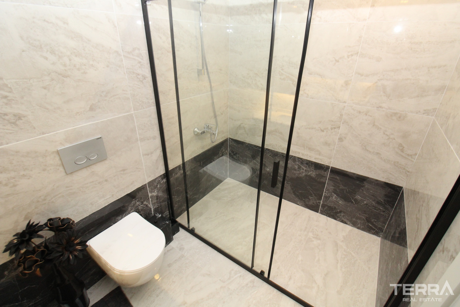 New Apartments for Sale in Ankara, Çankaya, Yaşamkent, Turkey - 106885