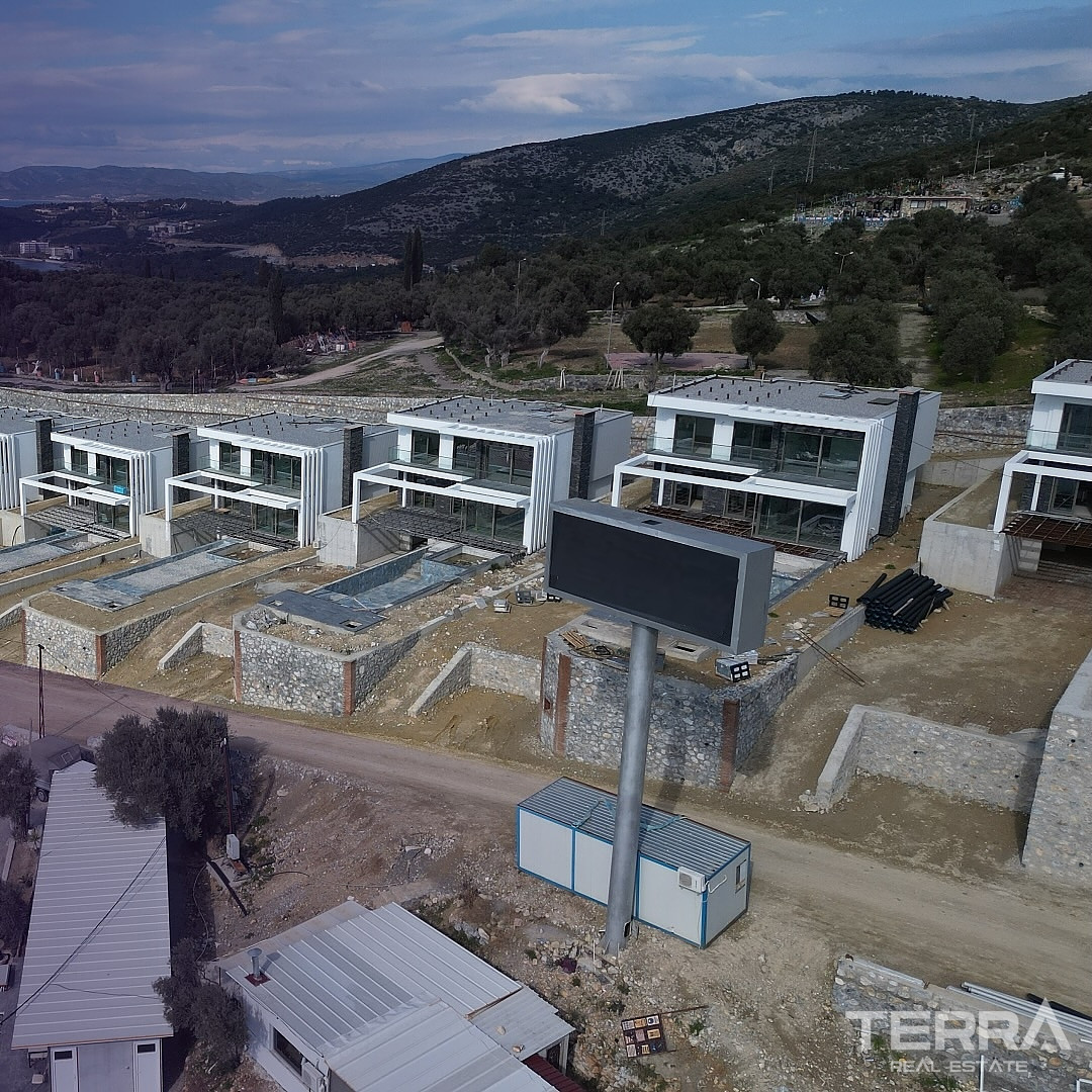 Houses with Sea View and Private Pools for Sale in Kuşadası, Turkey - 106929