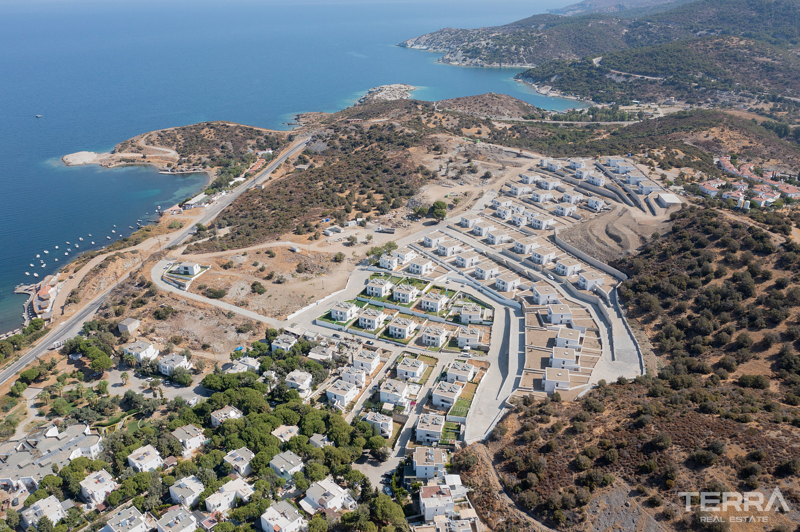 İzmir, Foça'da Denize Sıfır Konumda Anahtar Teslim Sıfır Daireler - 107204