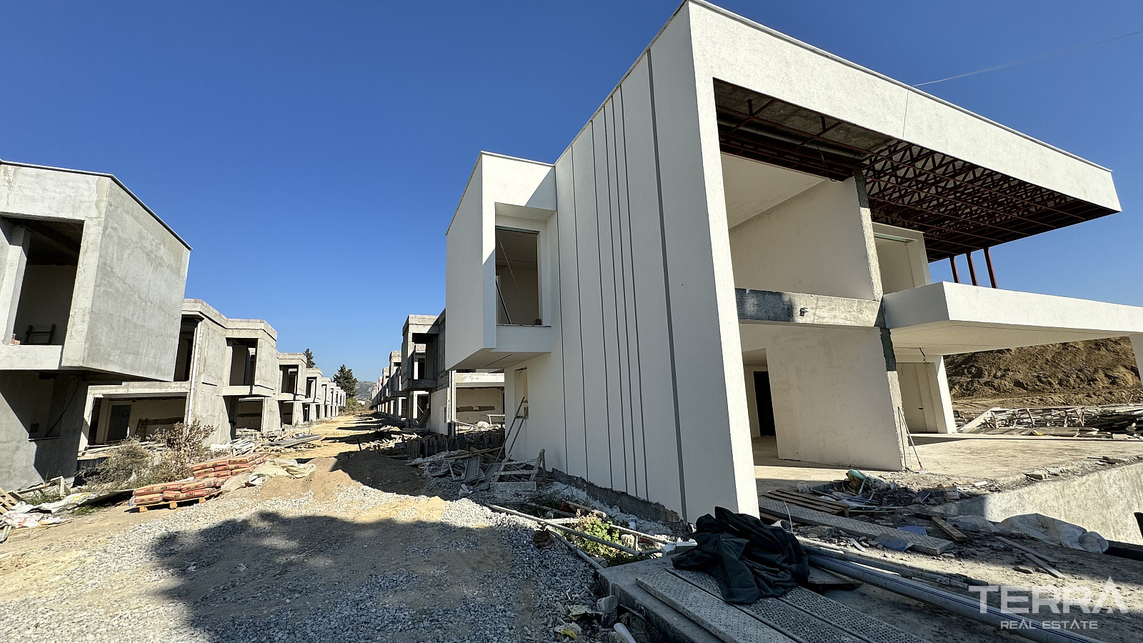 Detached Villas for Sale in Kuşadası, Aydın, Turkey - 107299