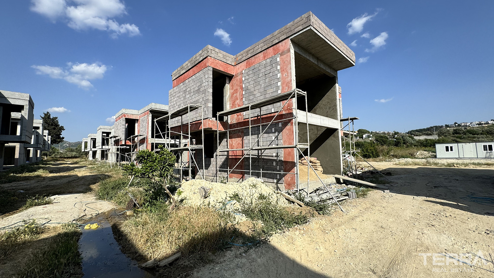 Detached Villas for Sale in Kuşadası, Aydın, Turkey - 107318