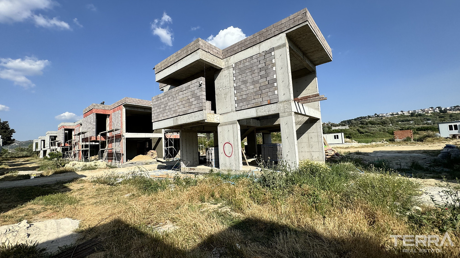 Detached Villas for Sale in Kuşadası, Aydın, Turkey - 107344