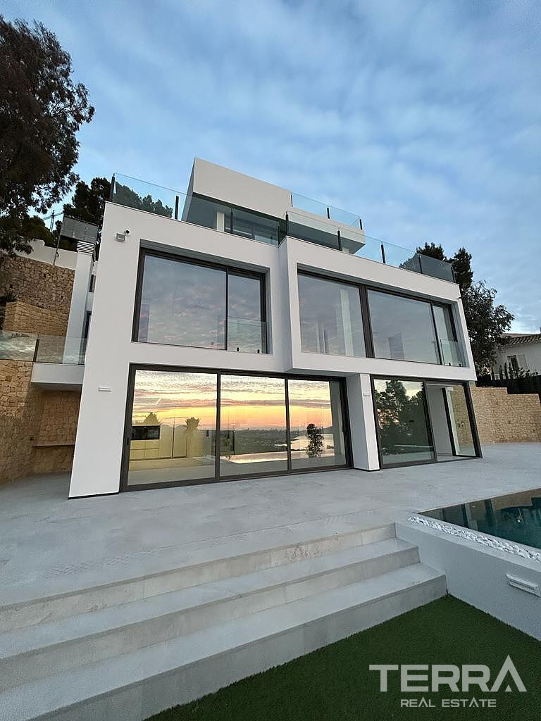 Frittliggende hus med havutsikt til salgs i Altea, Alicante, Spania - 107514
