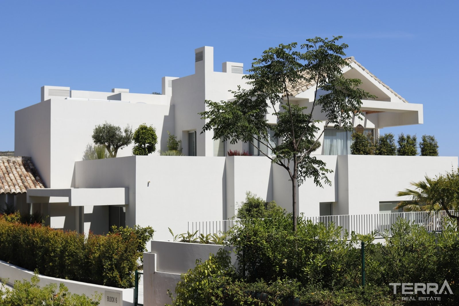 Golf Apartments for Sale in Benahavís, Costa del Sol, Spain - 108259