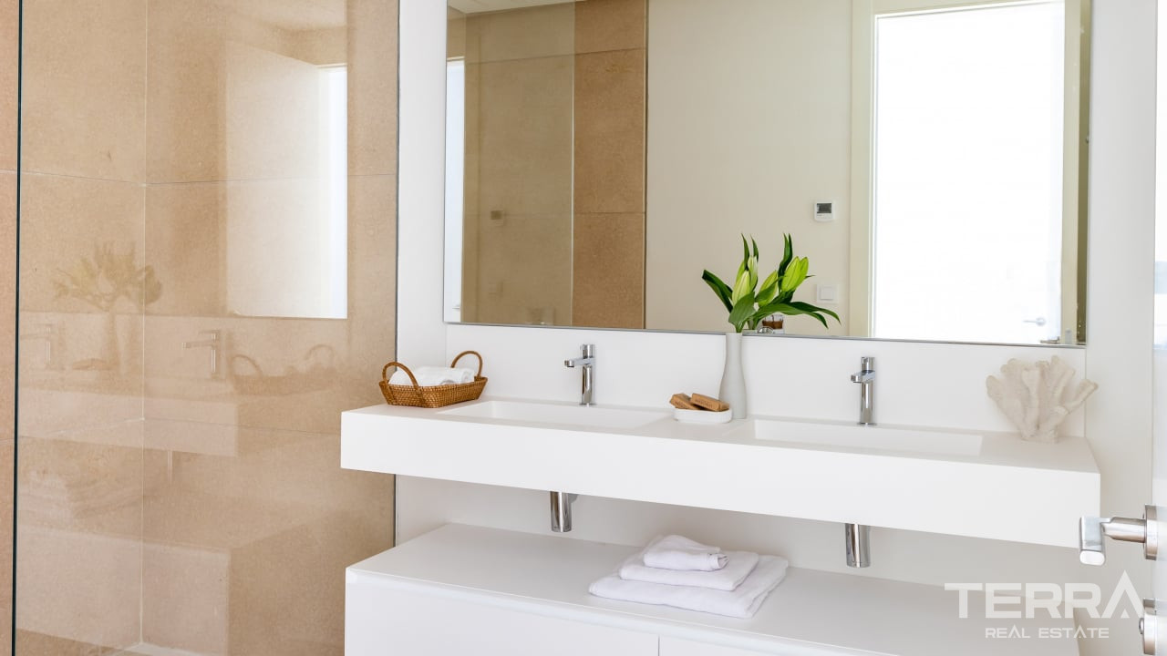 Golf Apartments for Sale in Benahavís, Costa del Sol, Spain - 108286