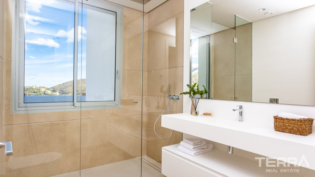 Golf Apartments for Sale in Benahavís, Costa del Sol, Spain - 108287