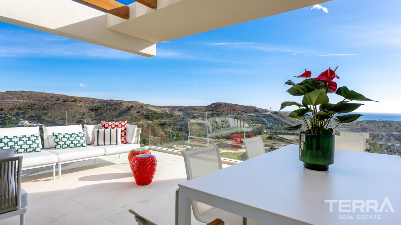 Golf Apartments for Sale in Benahavís, Costa del Sol, Spain - 108289