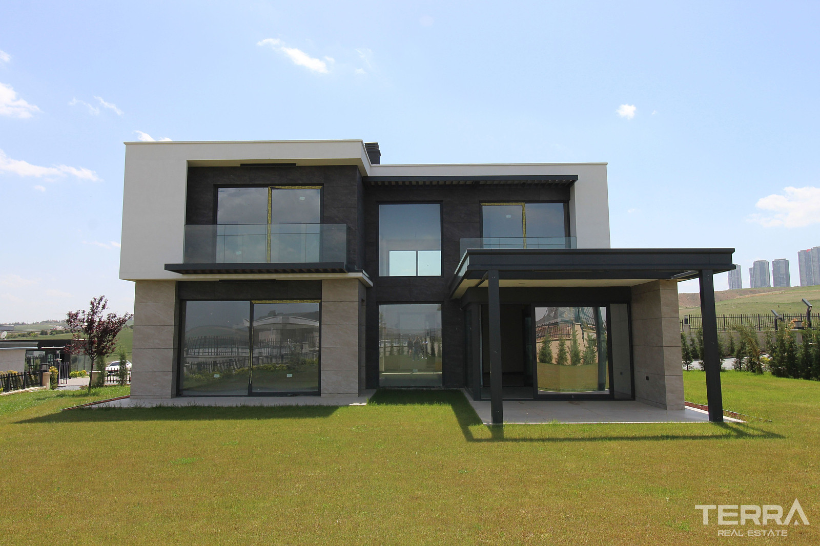 Ankara Gölbaşı'nda Site İçinde Göl Manzaralı Satılık Müstakil Villalar - 108808