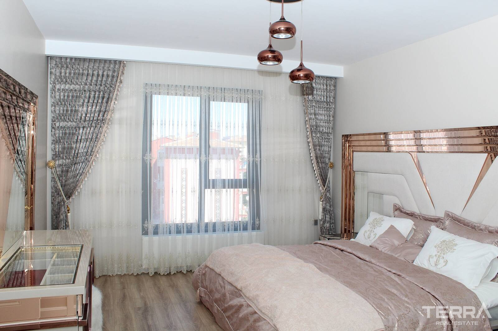 Ankara, Mamak'ta Şehir Manzaralı Satılık Modern Daireler - 108872