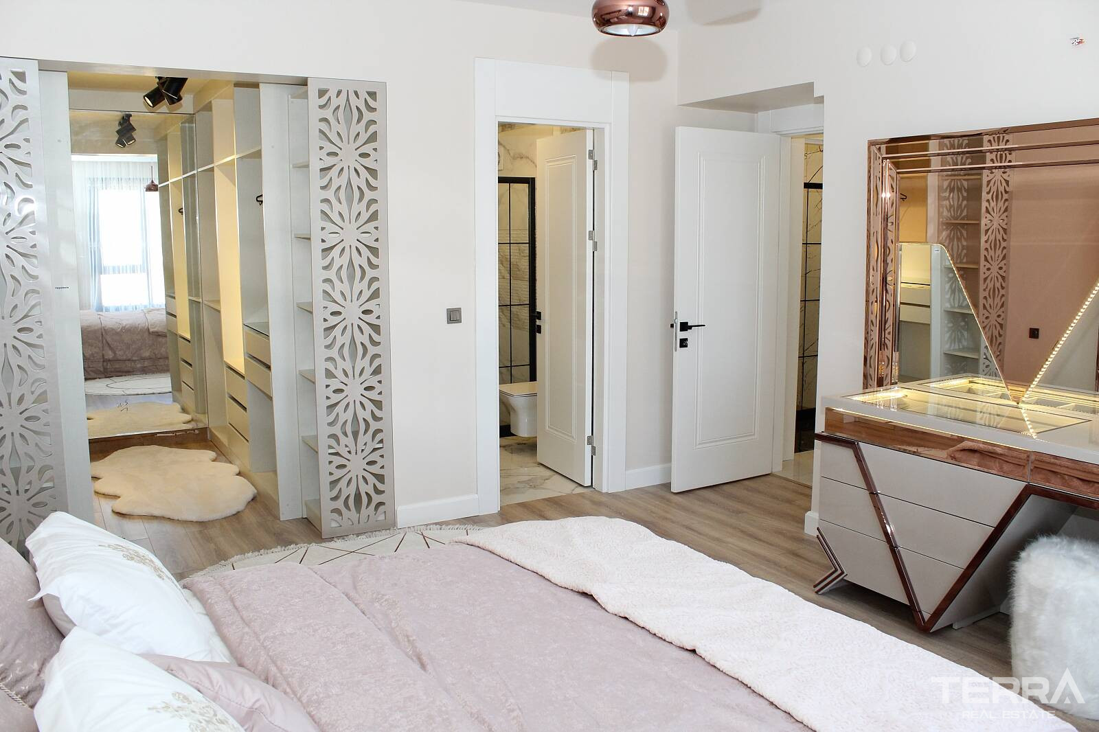 Ankara, Mamak'ta Şehir Manzaralı Satılık Modern Daireler - 108874