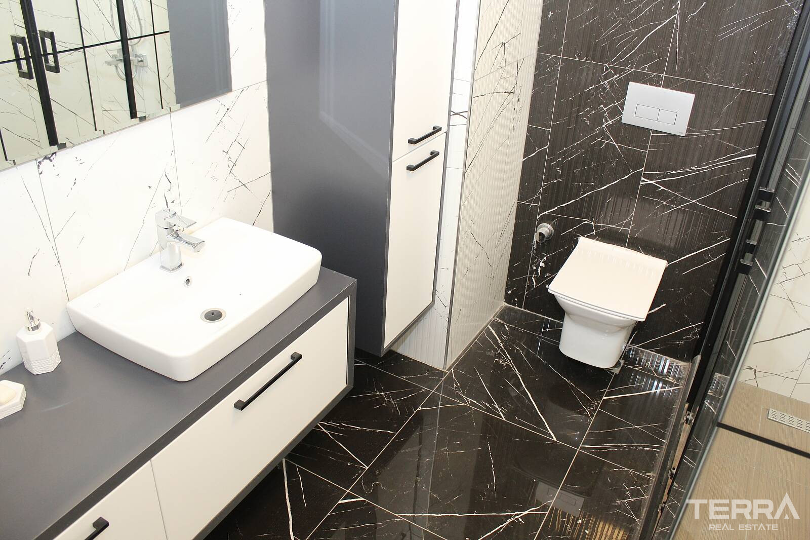 Ankara, Mamak'ta Şehir Manzaralı Satılık Modern Daireler - 108882