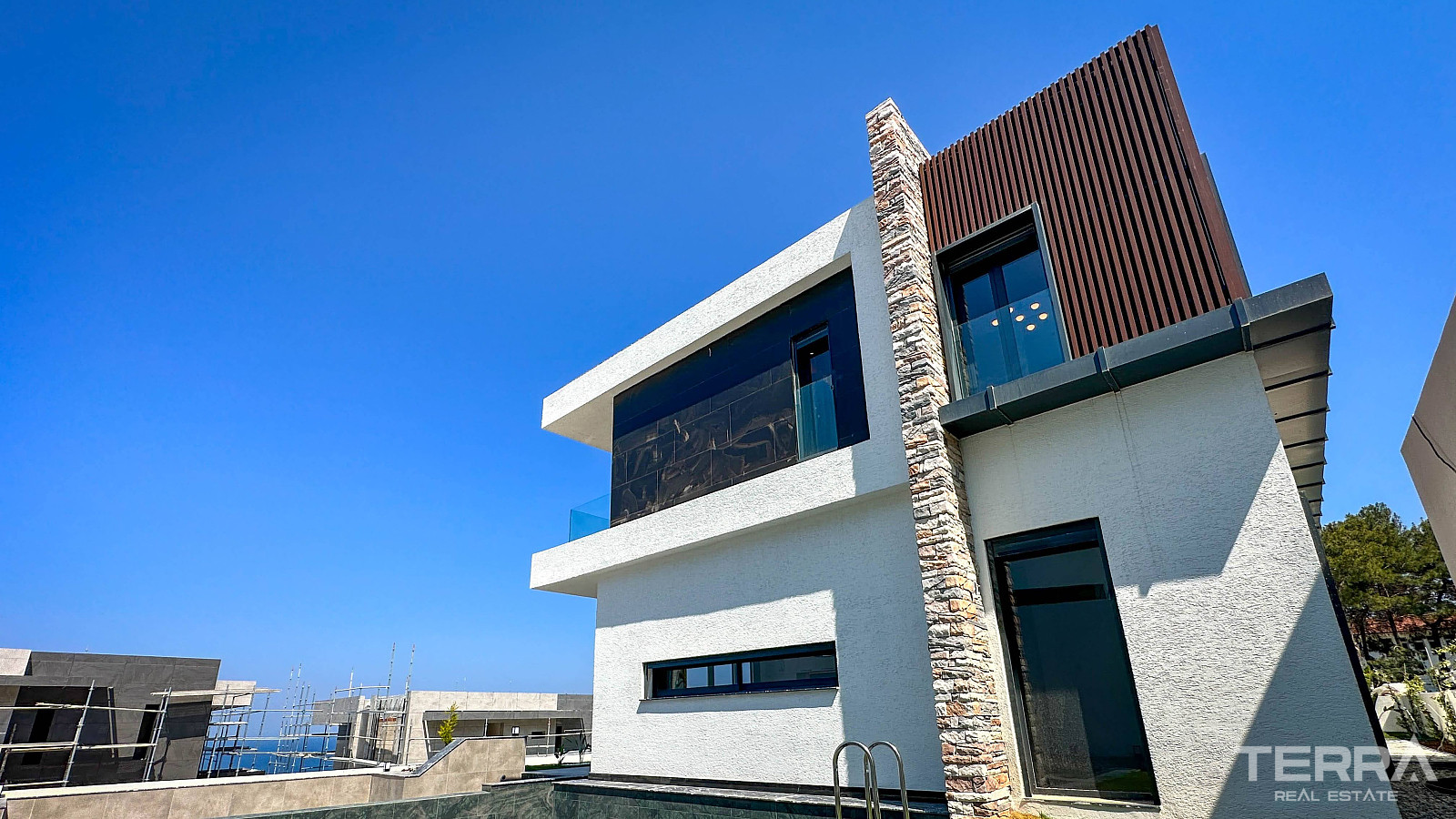 Eksklusive villaer med havutsikt til salgs i Kuşadası, Tyrkia - 109074