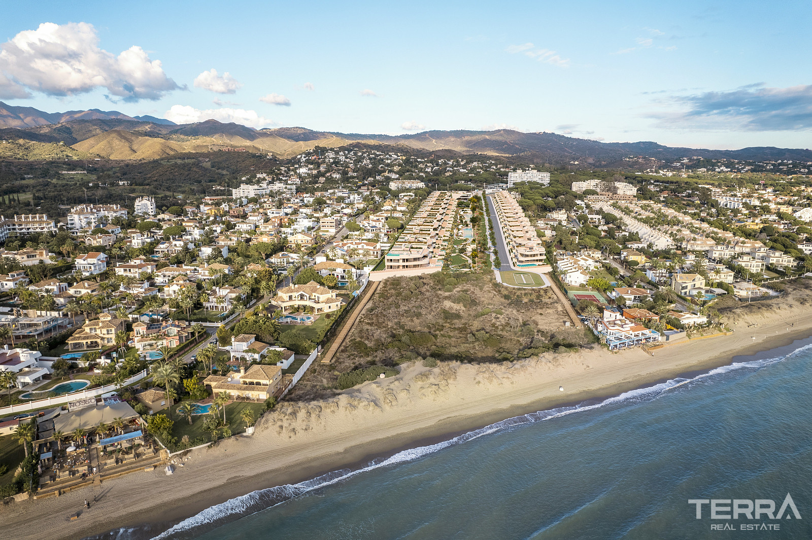 Beachfront Apartments for Sale in Marbella, Costa del Sol - 109975