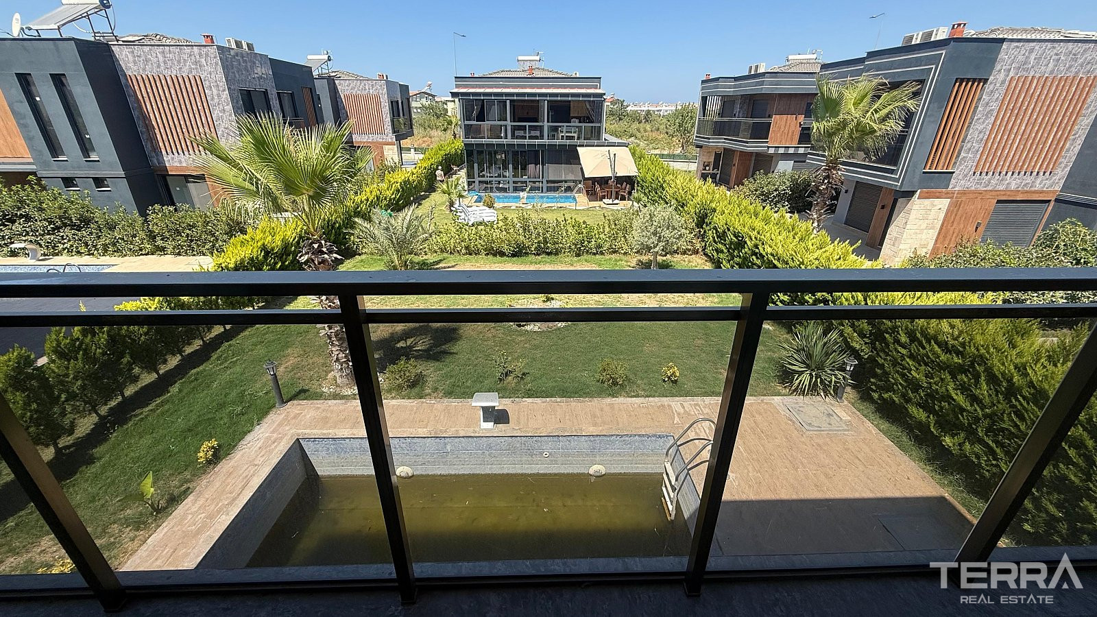 Furnished Private Villas for Sale in Kuşadası, Aydın - 110539