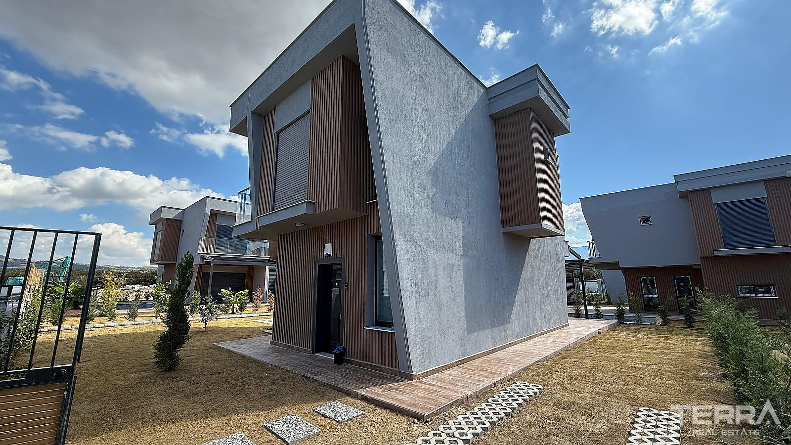 Villas with Private Pools for Sale in Kuşadası, Aydın - 110583