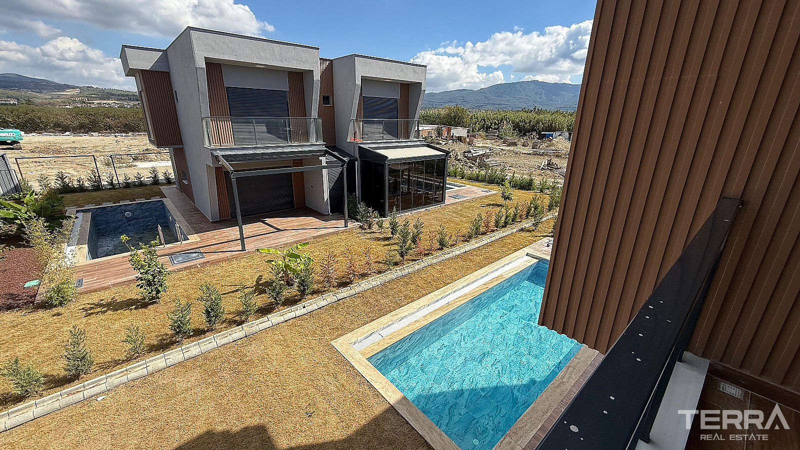 Villas with Private Pools for Sale in Kuşadası, Aydın - 110606