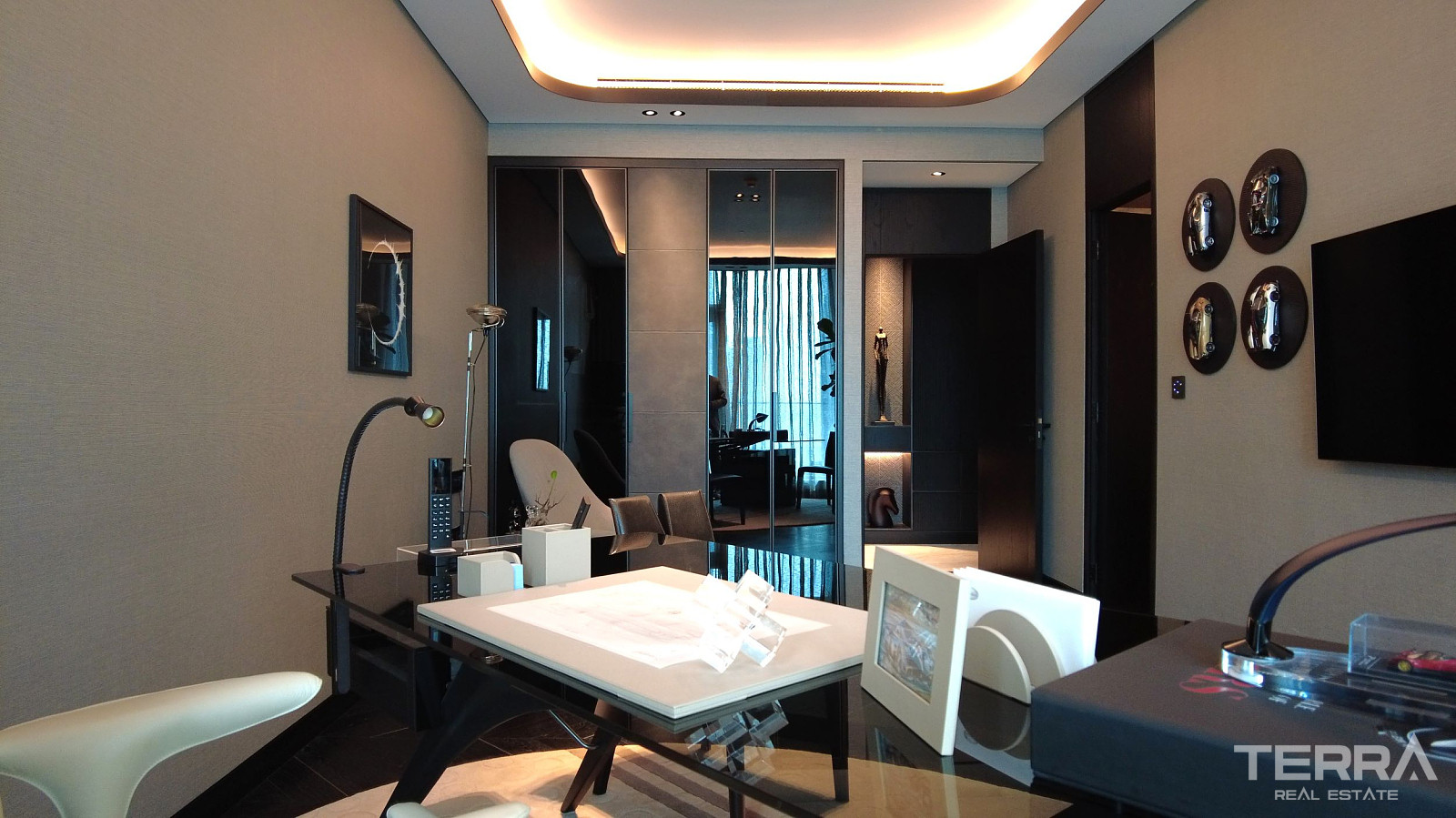 Furnished Apartments for Sale on Business Bay Canal, Dubai - 111751