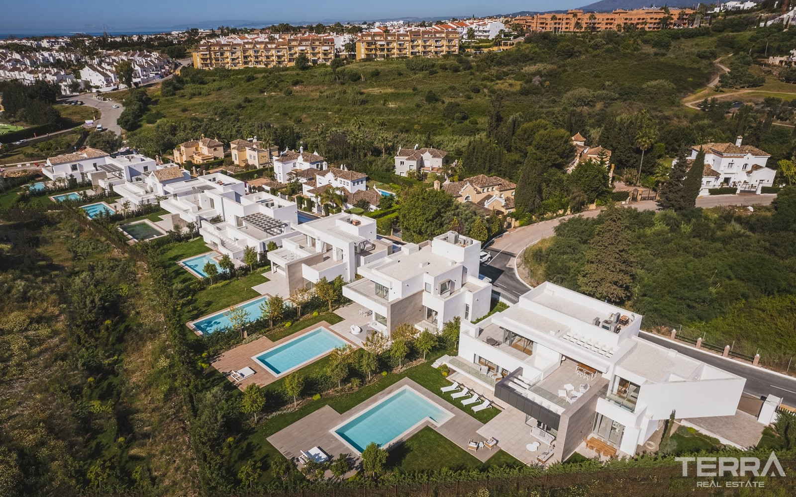 Golf Villas for Sale in Estepona, Málaga, Costa del Sol - 112281
