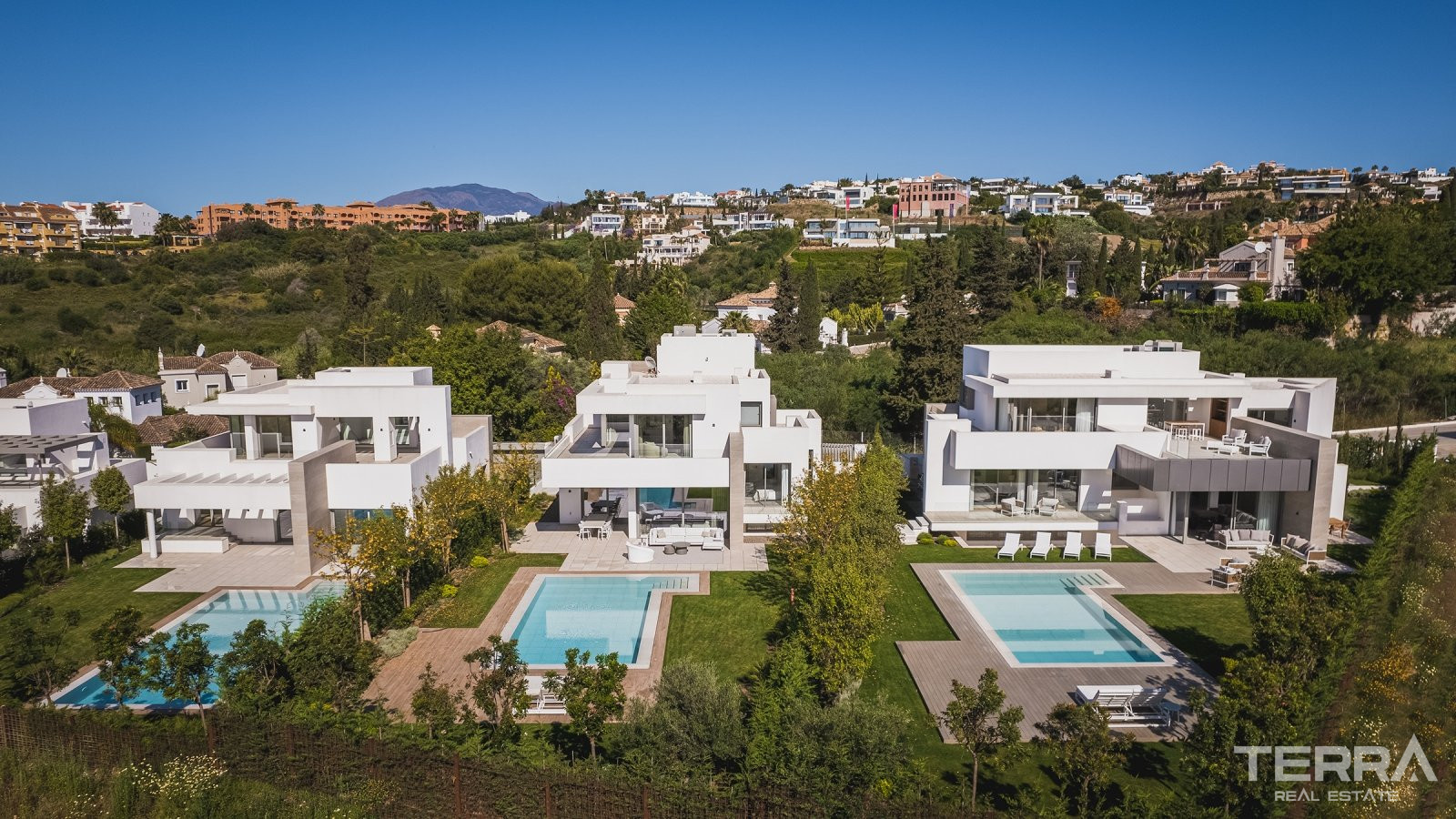Golf Villas for Sale in Estepona, Málaga, Costa del Sol - 112286