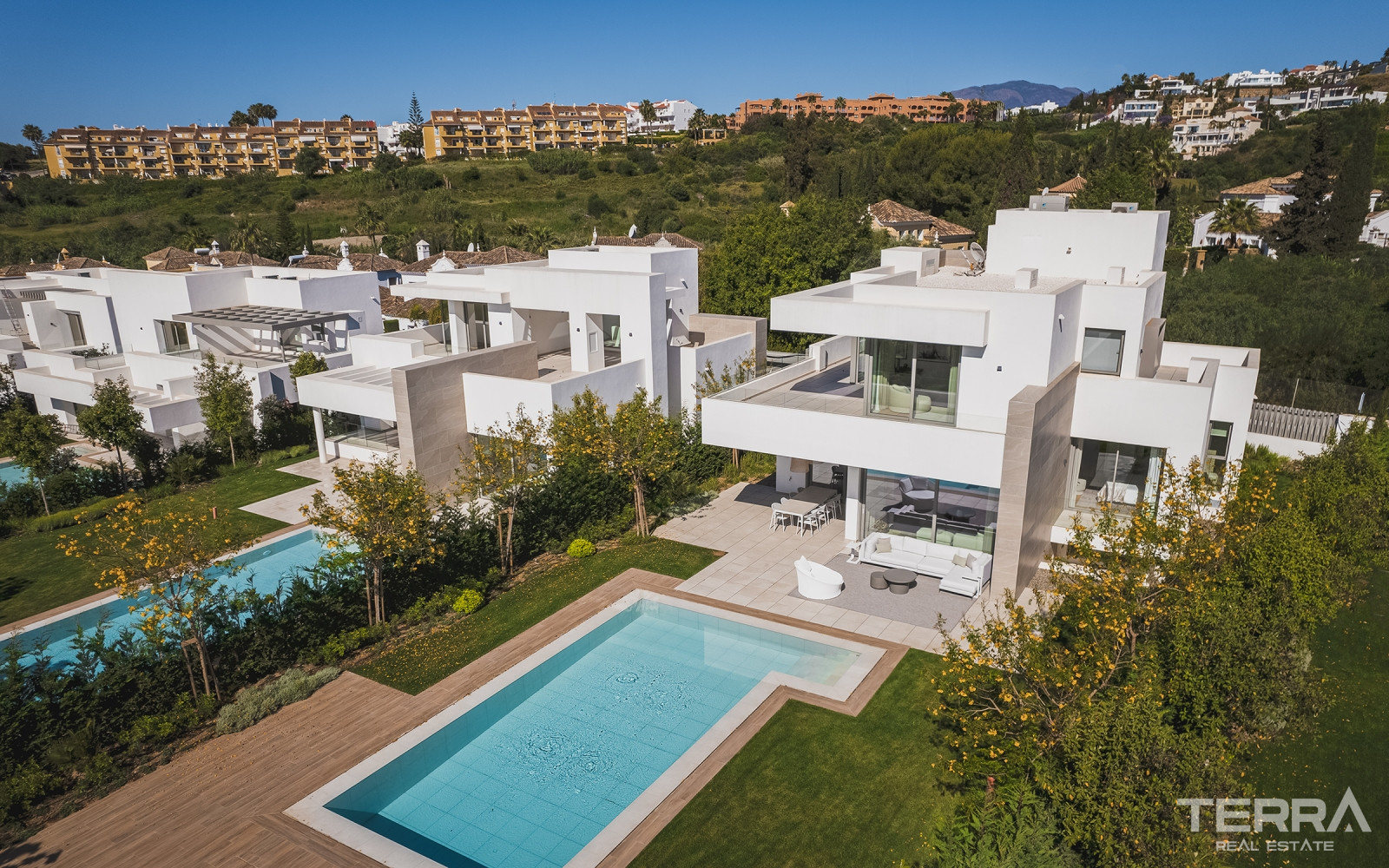 Golf Villas for Sale in Estepona, Málaga, Costa del Sol - 112287