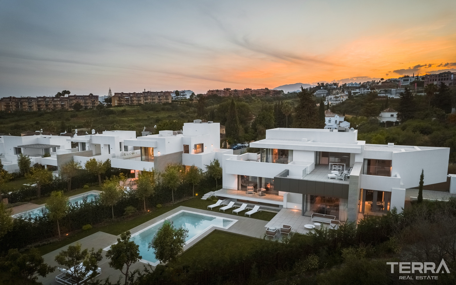 Golf Villas for Sale in Estepona, Málaga, Costa del Sol - 112294