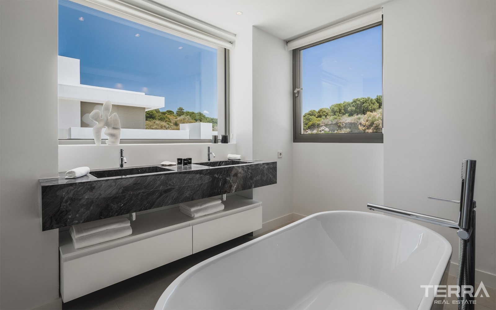 Golf Villas for Sale in Estepona, Málaga, Costa del Sol - 112307