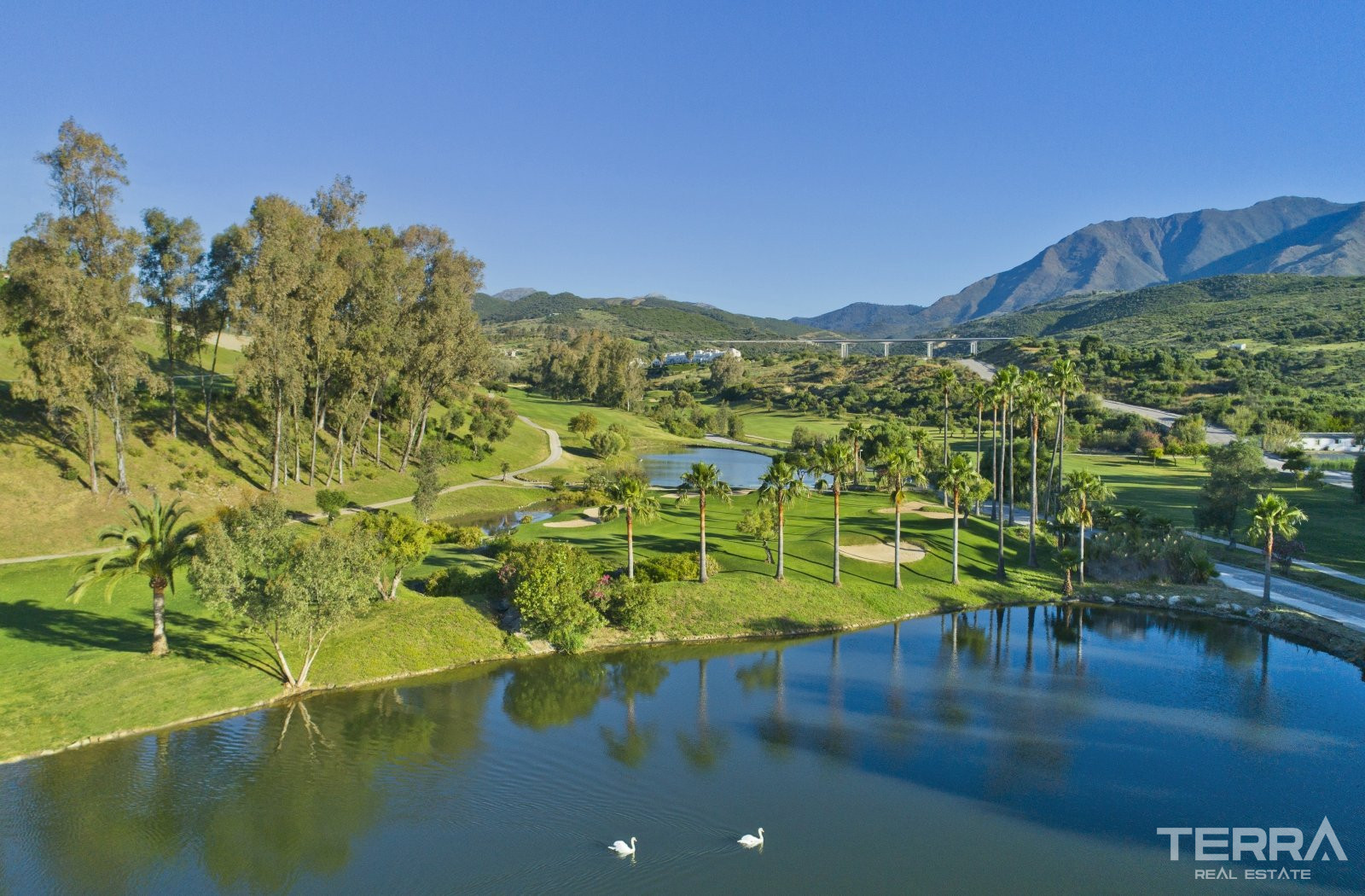 Estepona'da Golf Sahalarına Yakın Konumda Satılık Modern Daireler - 112325