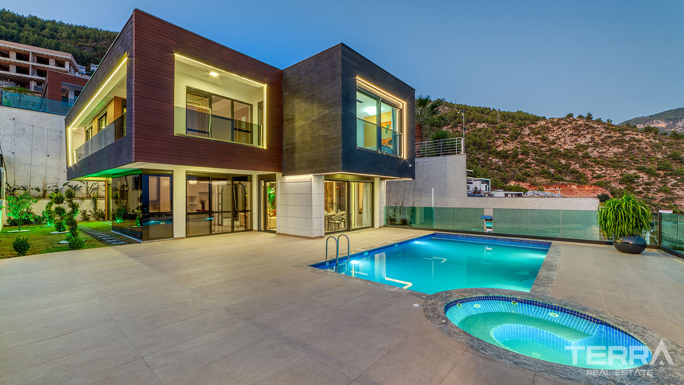 Sea View Villa for Sale in Tepe, Alanya, Turkey - 112965