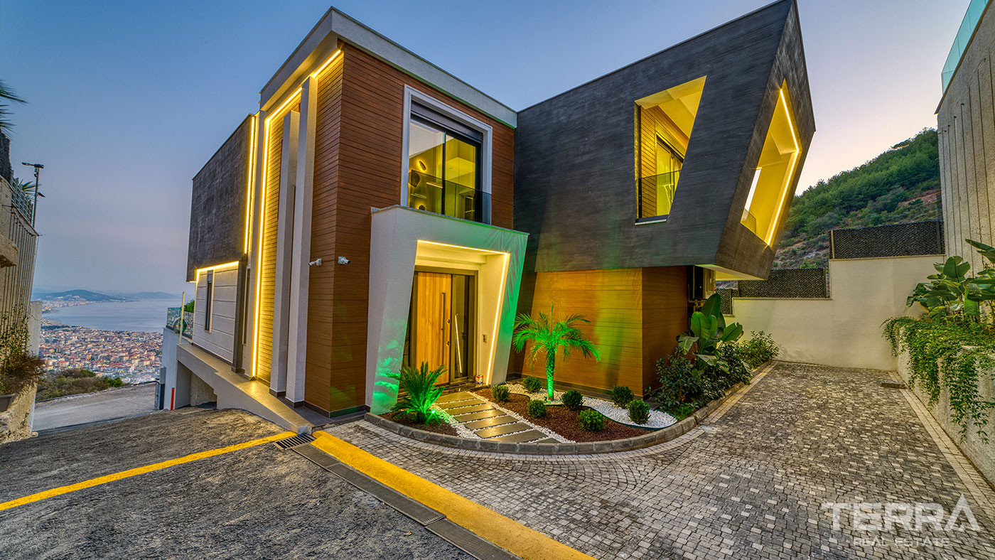 Sea View Villa for Sale in Tepe, Alanya, Turkey - 112981