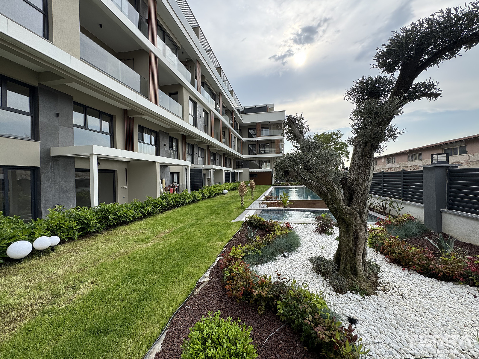 Spacious Apartments for Sale in İzmir, Bornova, Turkey - 113640