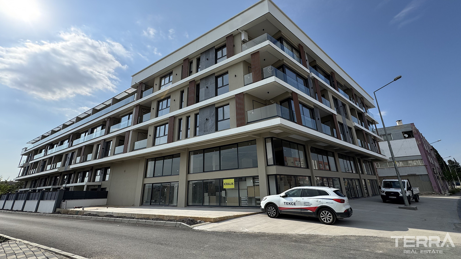 Spacious Apartments for Sale in İzmir, Bornova, Turkey - 113644