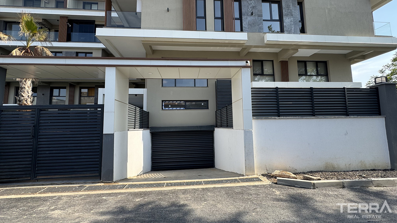 Spacious Apartments for Sale in İzmir, Bornova, Turkey - 113645