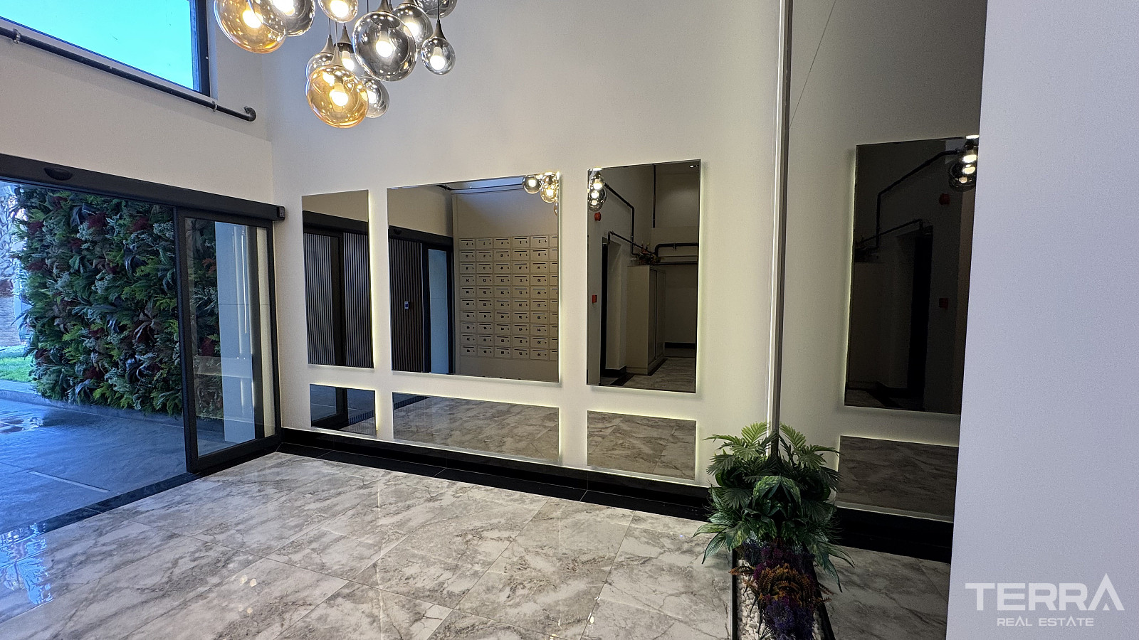 Spacious Apartments for Sale in İzmir, Bornova, Turkey - 113646