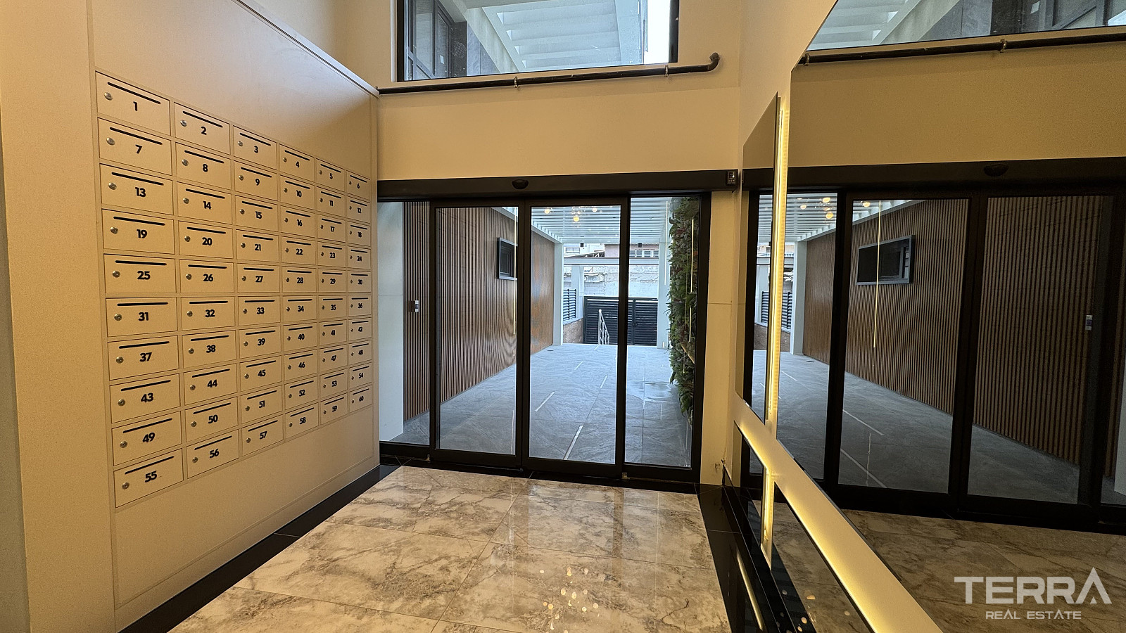 Spacious Apartments for Sale in İzmir, Bornova, Turkey - 113647