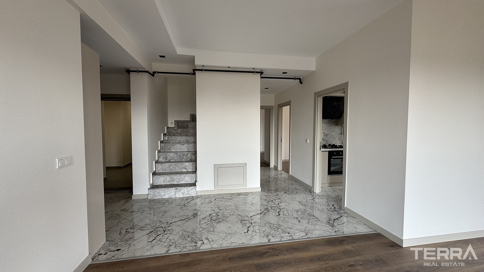 Spacious Apartments for Sale in İzmir, Bornova, Turkey - 113653