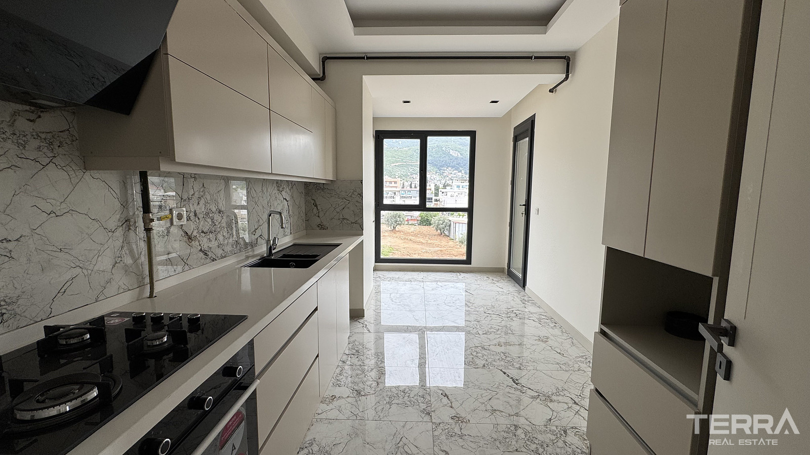Spacious Apartments for Sale in İzmir, Bornova, Turkey - 113654