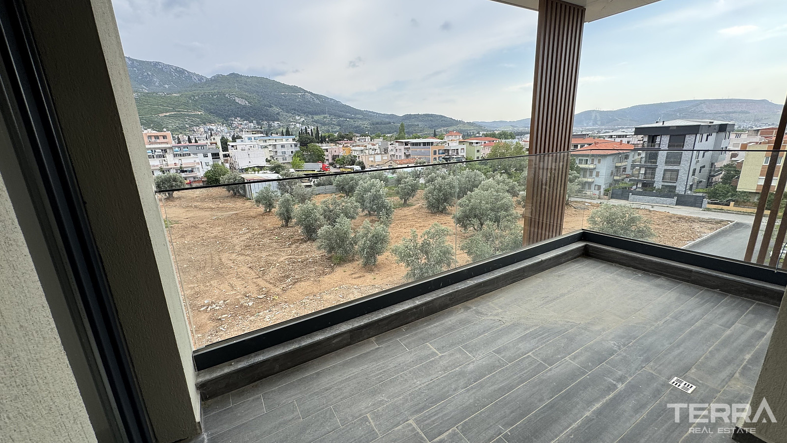 Spacious Apartments for Sale in İzmir, Bornova, Turkey - 113660