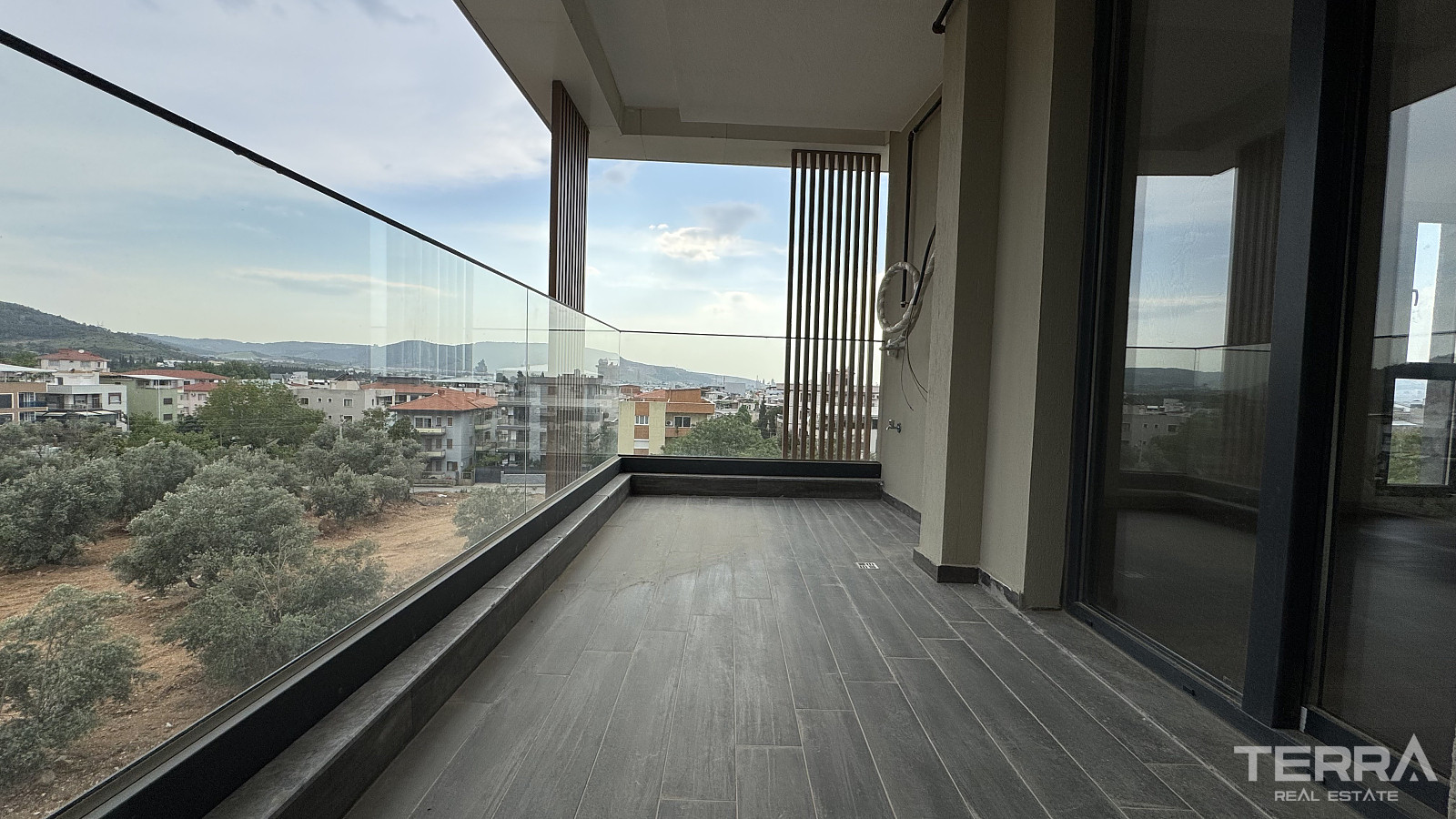 Spacious Apartments for Sale in İzmir, Bornova, Turkey - 113661