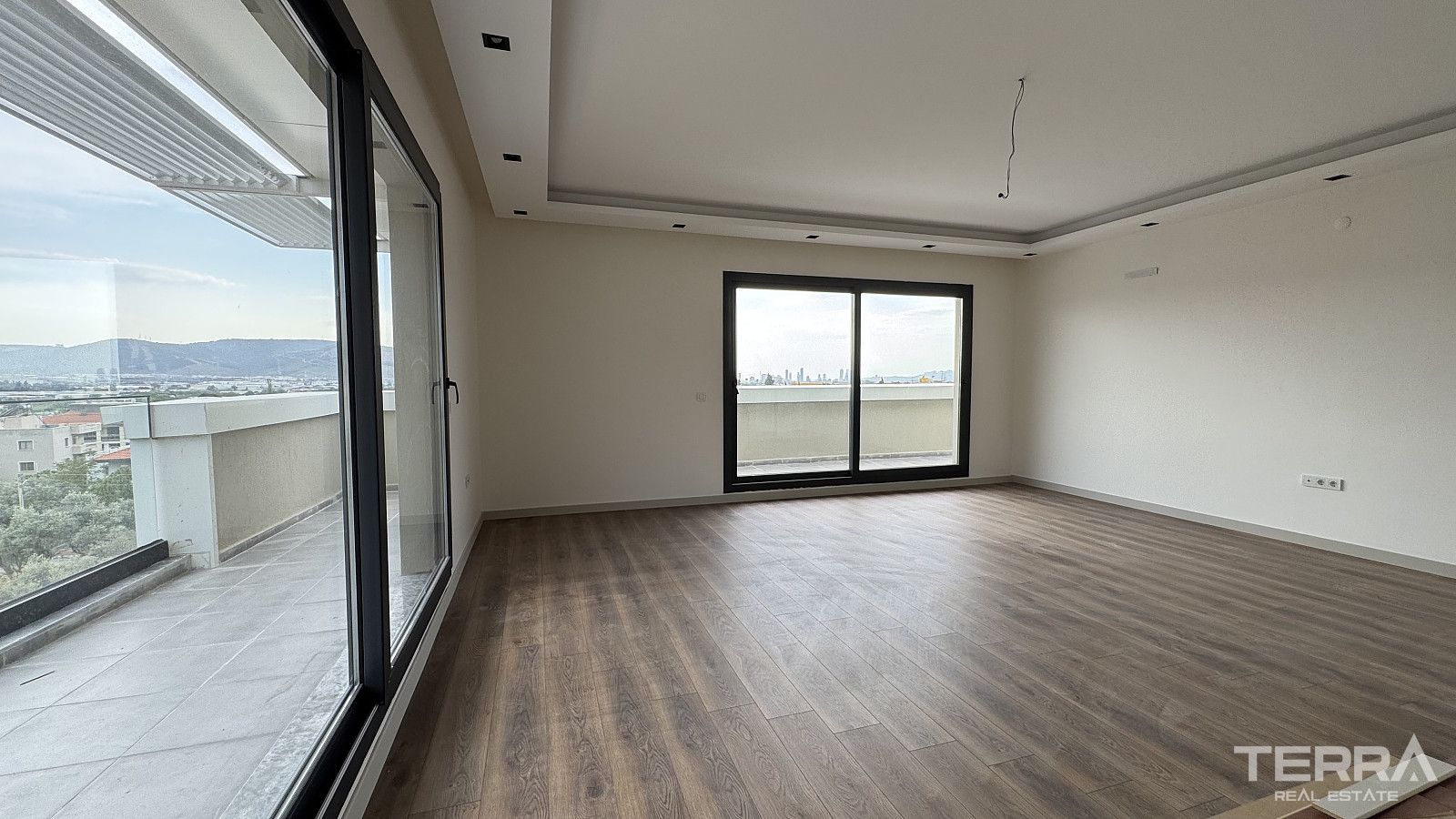 Spacious Apartments for Sale in İzmir, Bornova, Turkey - 113664