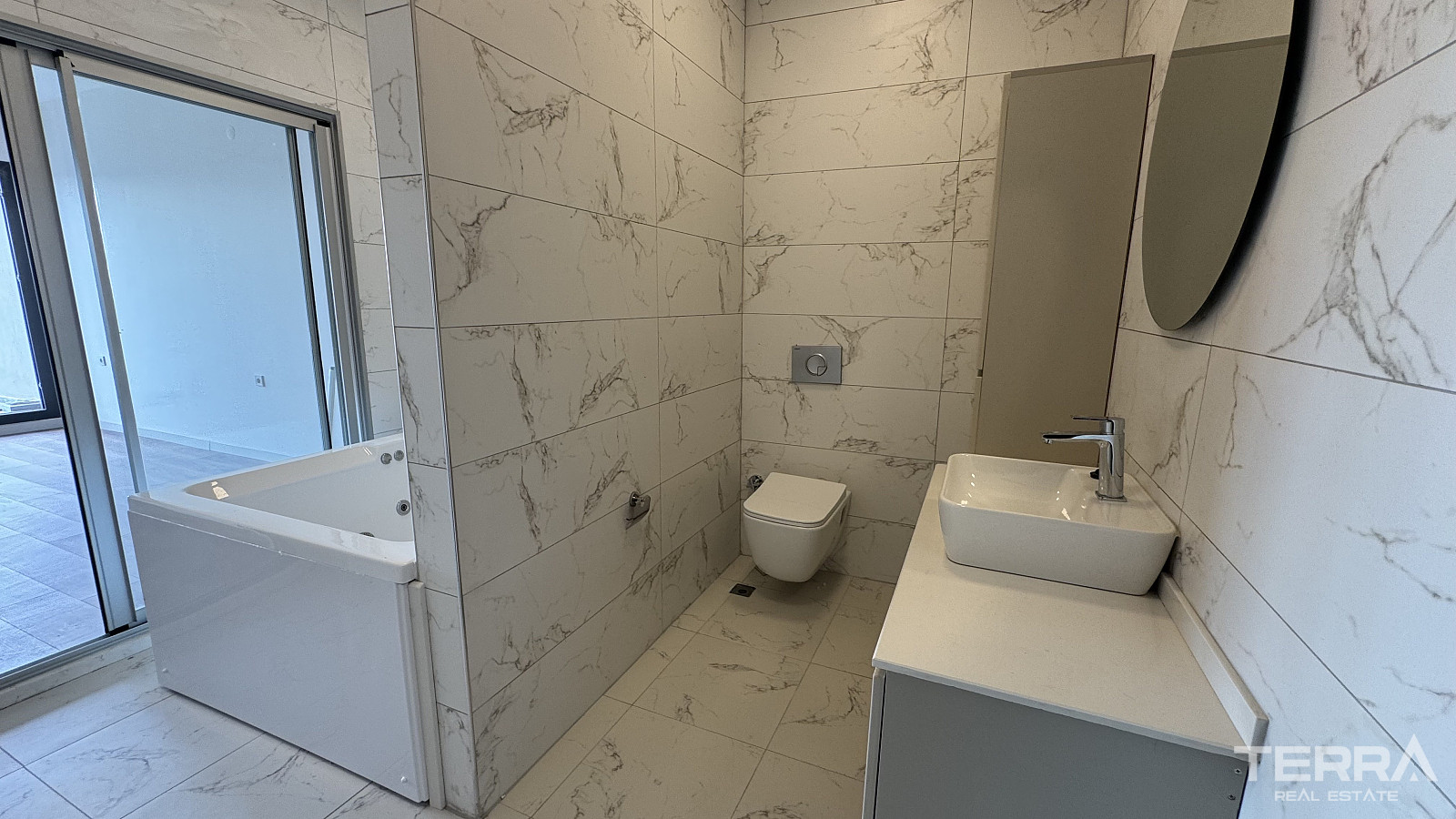 Spacious Apartments for Sale in İzmir, Bornova, Turkey - 113669