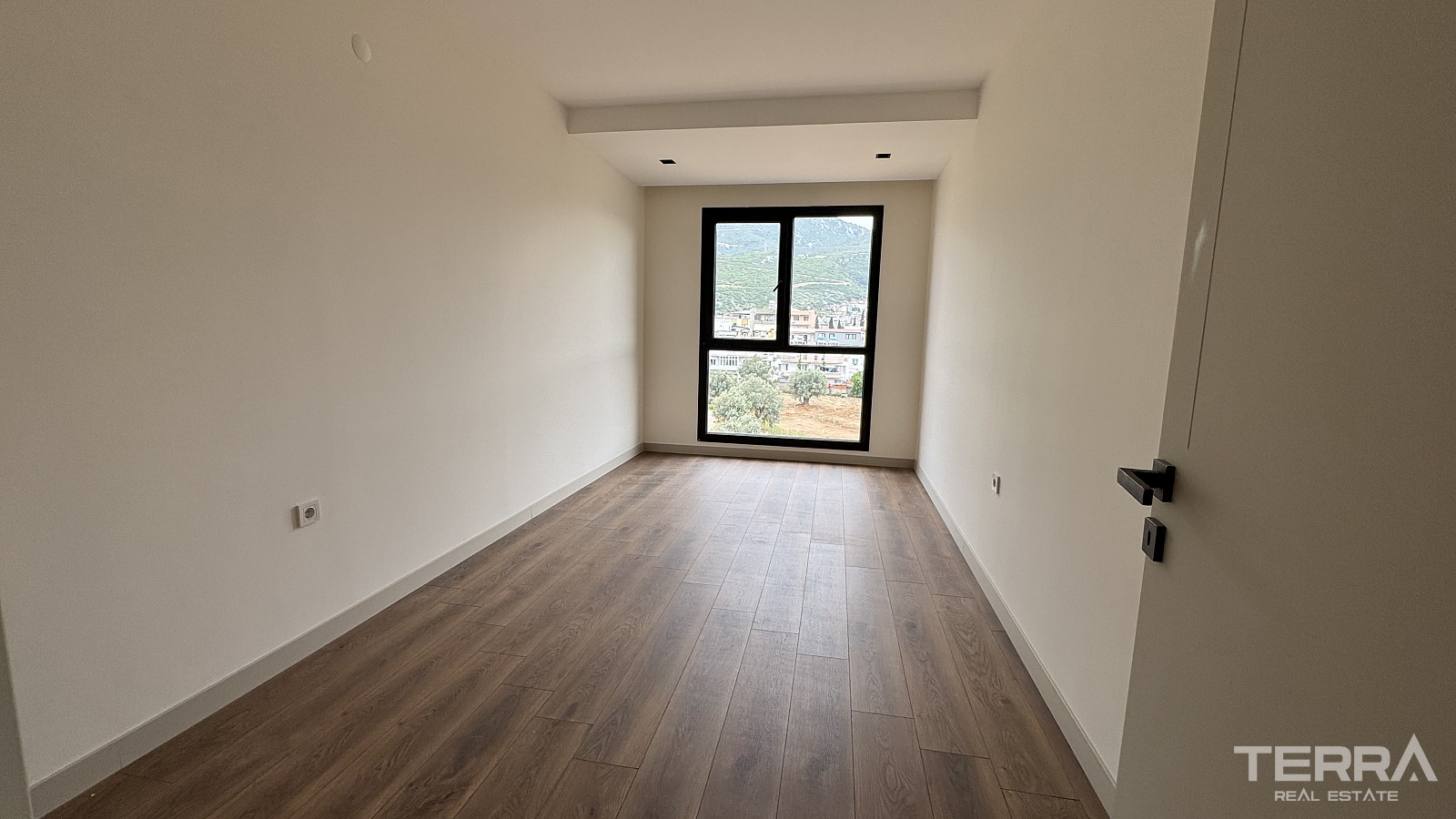 Spacious Apartments for Sale in İzmir, Bornova, Turkey - 113675
