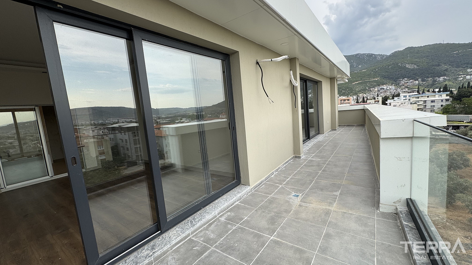 Spacious Apartments for Sale in İzmir, Bornova, Turkey - 113682