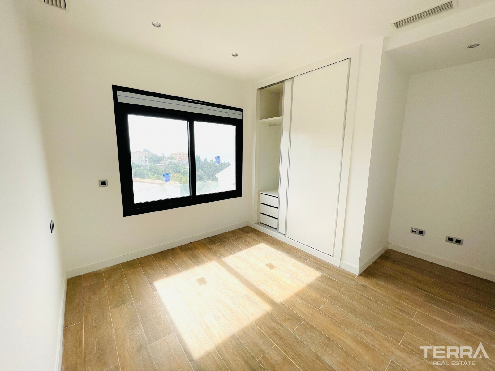 Villas with Sea View for Sale in Torremuelle, Benalmádena, Spain - 113734