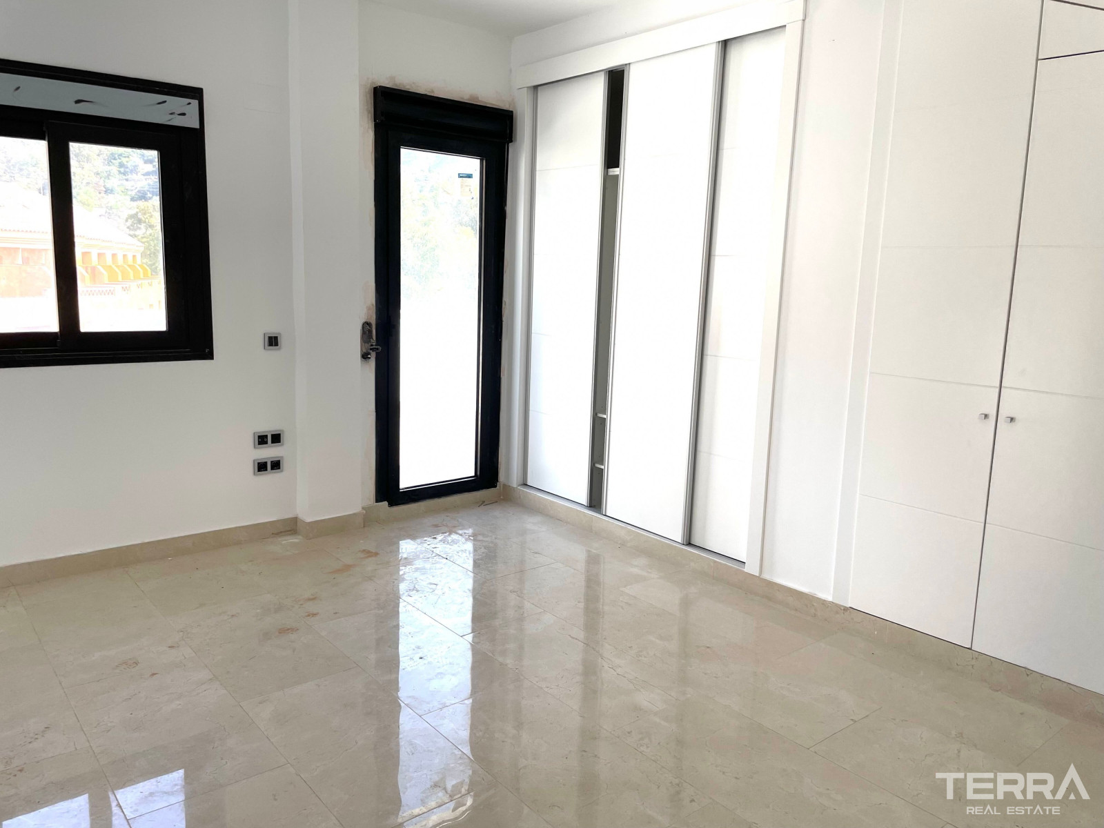 Villas with Sea View for Sale in Torremuelle, Benalmádena, Spain - 113747