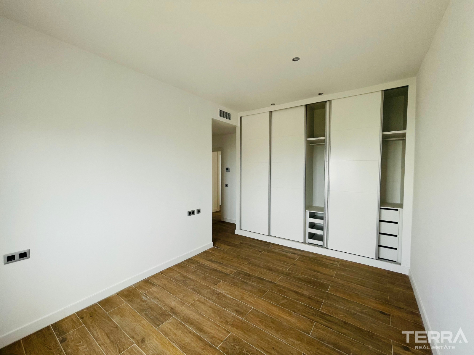 Villas with Sea View for Sale in Torremuelle, Benalmádena, Spain - 113756