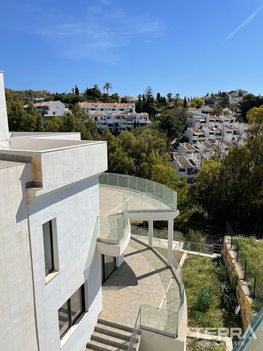 Villas with Sea View for Sale in Torremuelle, Benalmádena, Spain - 113758