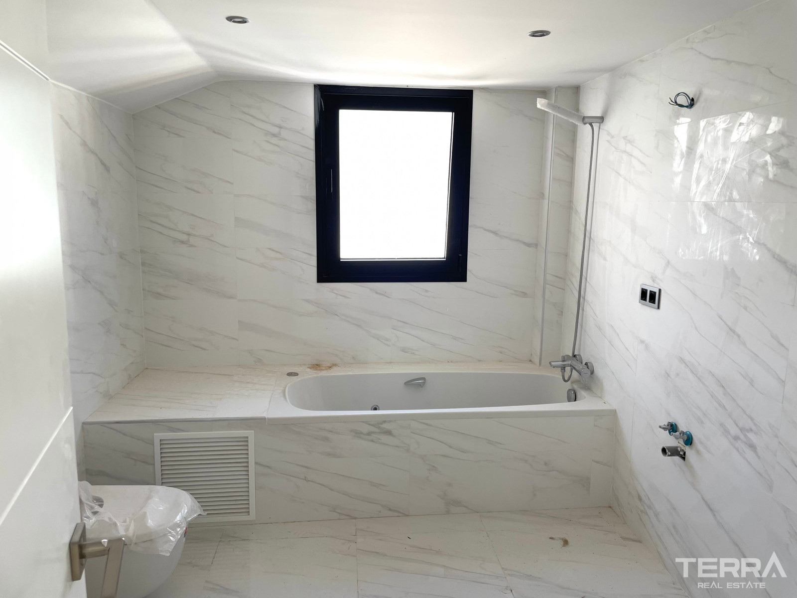 Villas with Sea View for Sale in Torremuelle, Benalmádena, Spain - 113764